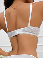 Sexy Anti-Gathering Deep V-Shaped Bra with Soft Underwire for European and American Markets, Designed to Lift and Gather Side Breasts, Enhance Small Busts, and Make the Chest Appear Larger