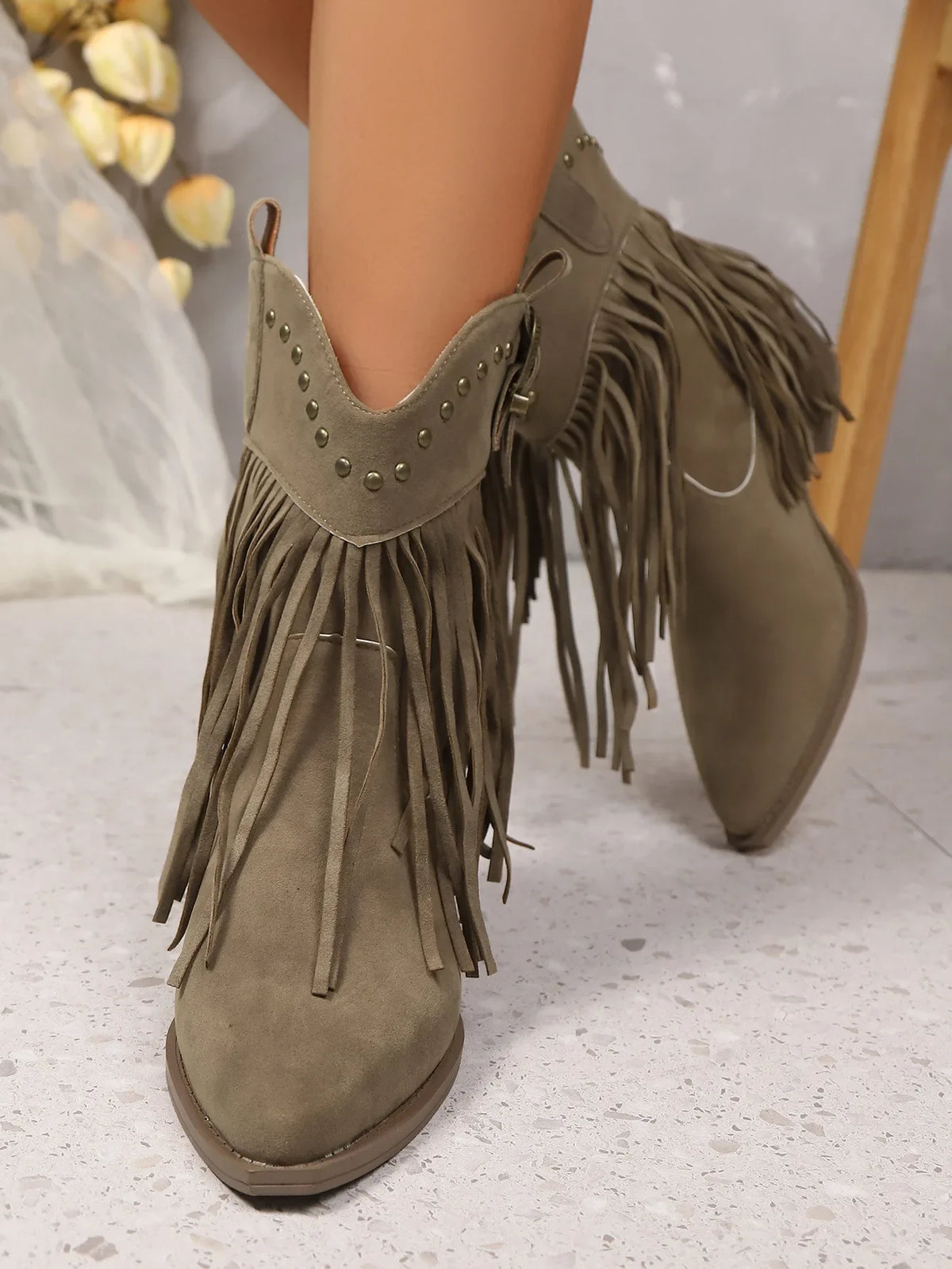 Women Ankle Boots AutumnSuede Chelsea Boots Pointed Toe Tassel High Heel Shoe Rivet Fashion Retro Cowboy Boots Botas Mujer