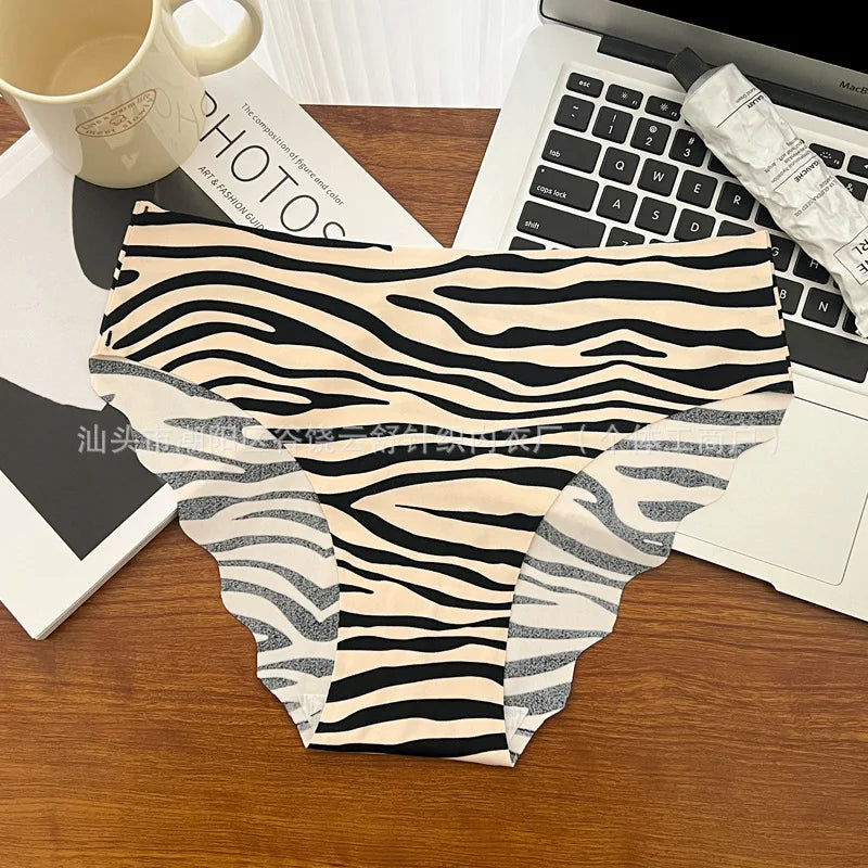 1pcs Seamless Panties Ladies Leopard Print Sexy Underwear Zebra Stripe Briefs Ice Silk Panty Invisible No Trace Solid Underpants