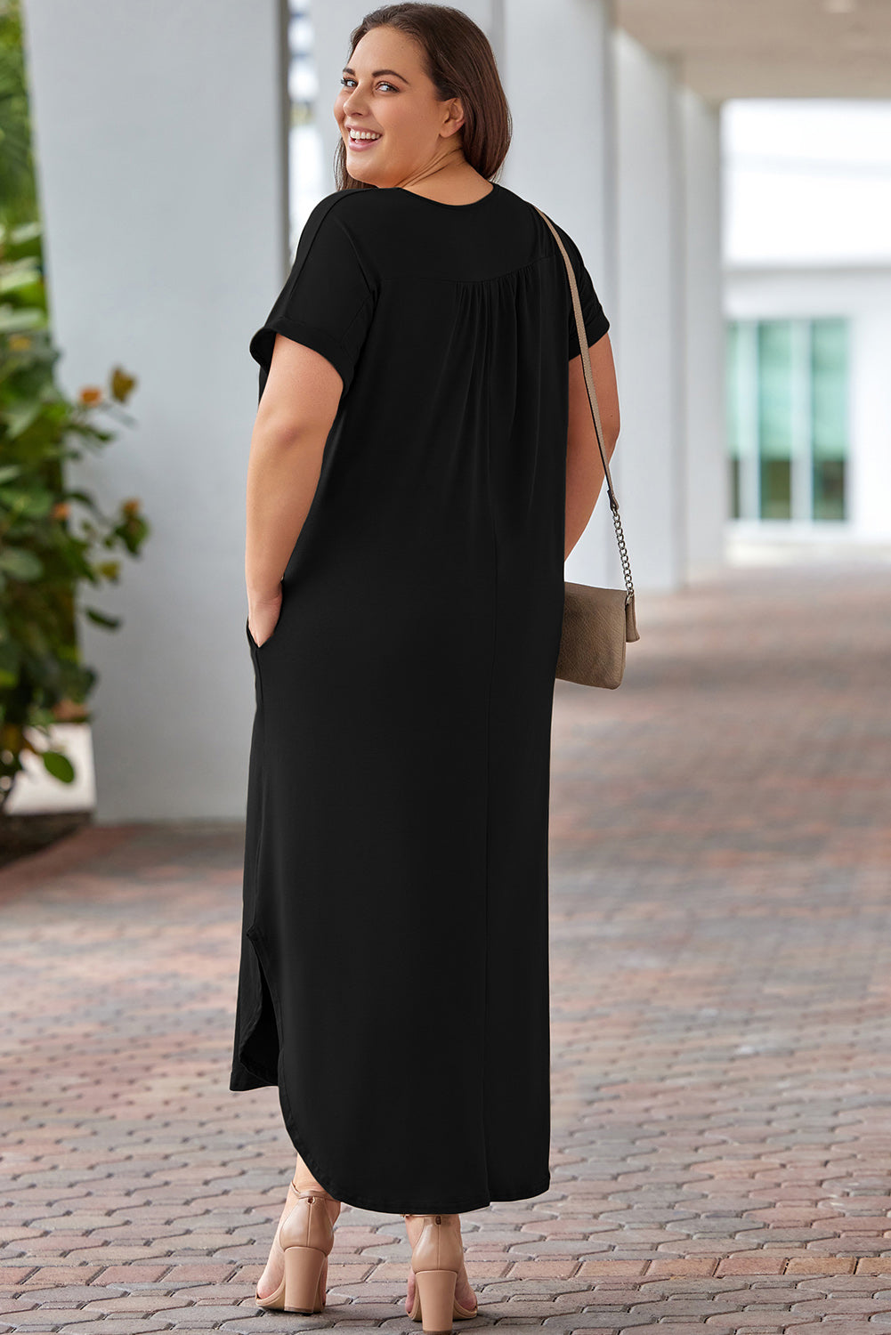 Plus Size V-Neck Short Sleeve Maxi Dress - Ladyez