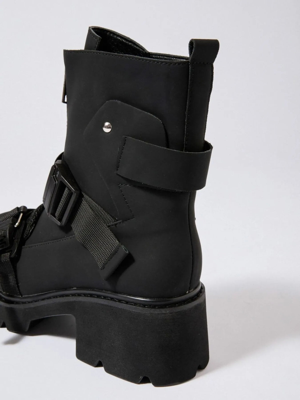 Chunky Platform Boots with Buckle Straps and Front Zip - Ladyez