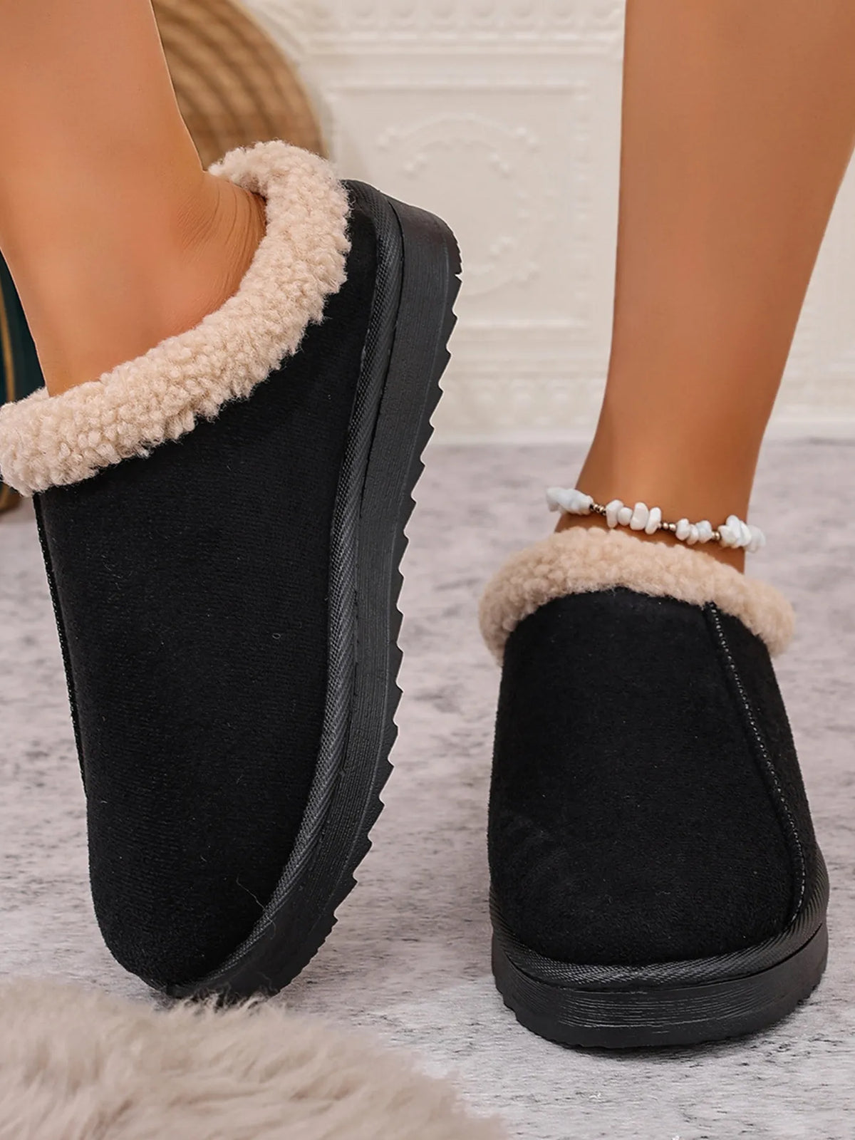 Cozy Faux Fur Lined Slippers - Ladyez