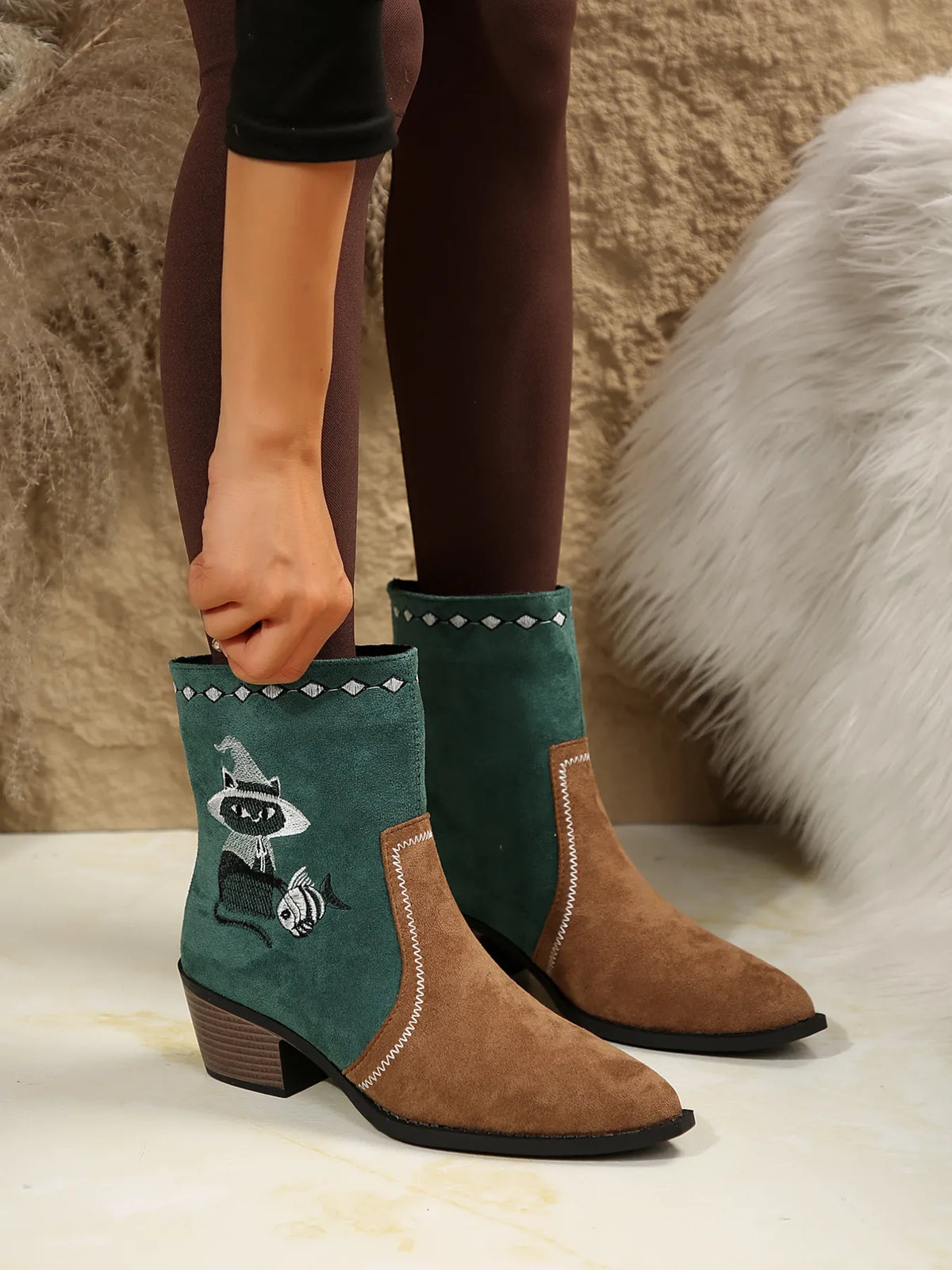 Western Embroidered Cowboy Block Heel Boots - Ladyez