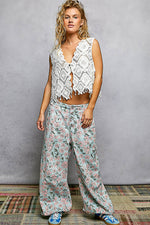 POL Geometric Crochet Cropped Vest with Scalloped Edge Fringe Trim