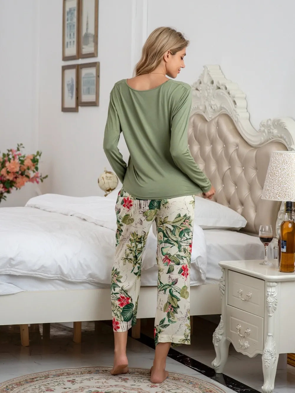 Round Neck Top and Printed Pants Lounge Set - Ladyez