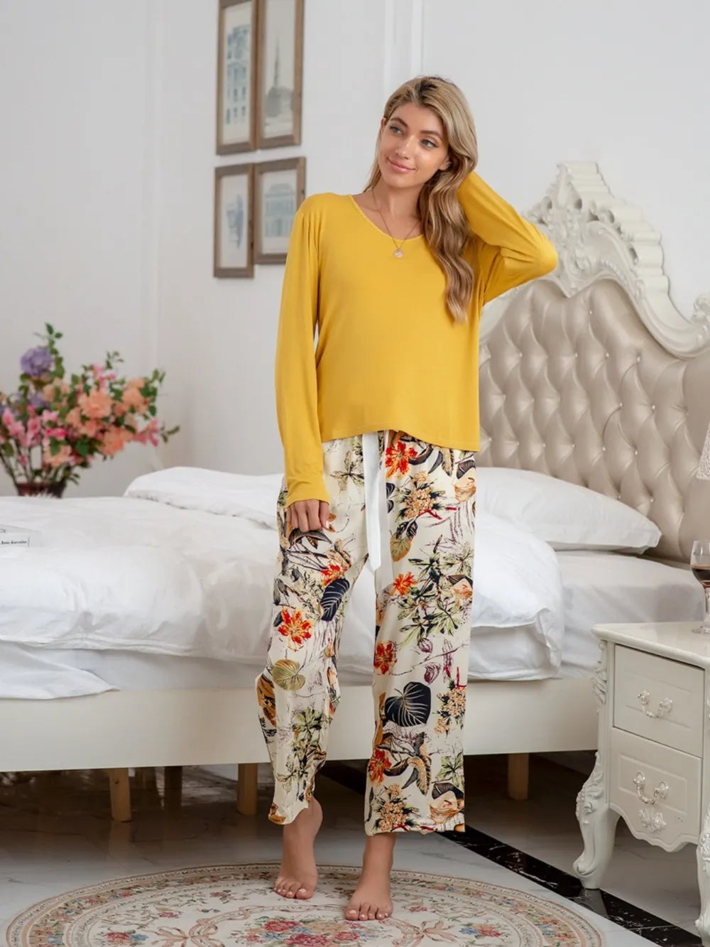 Round Neck Top and Printed Pants Lounge Set - Ladyez