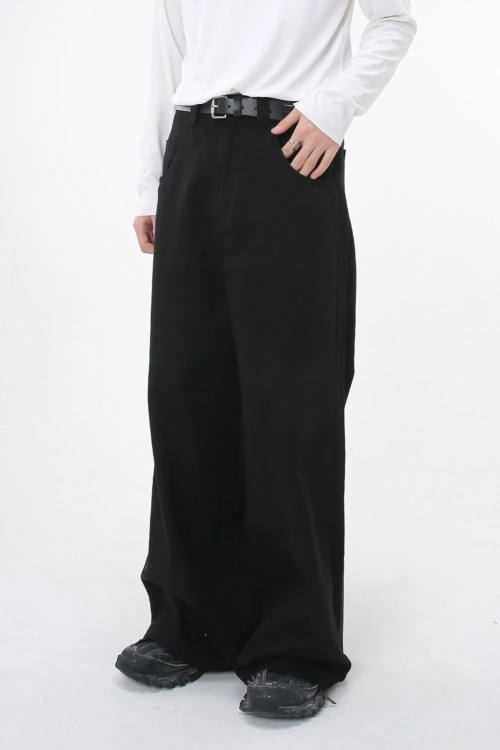 Wide Leg Jeans with Pockets