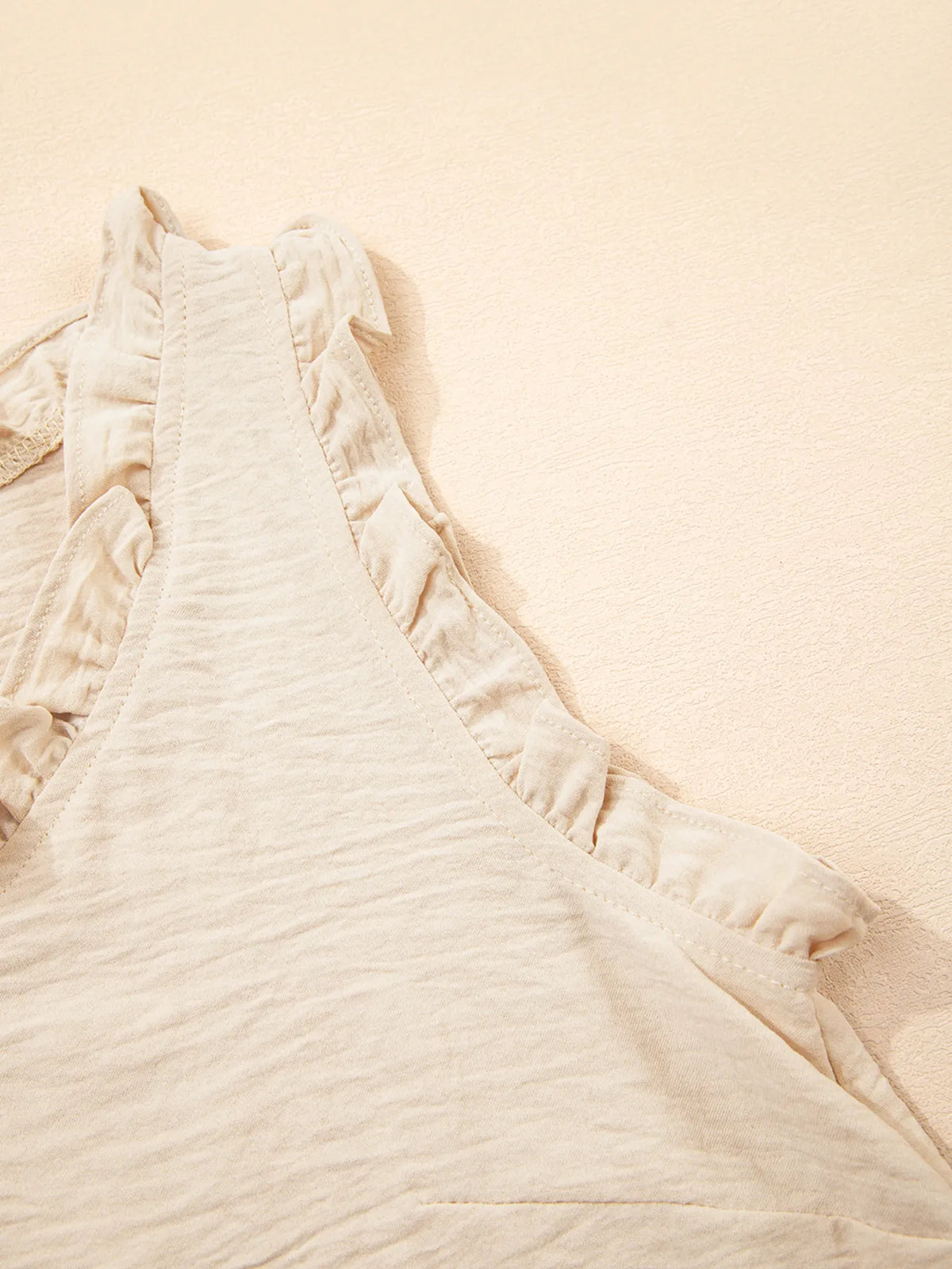 Texture Ruffle Trim V-Neck Tank Top - Ladyez