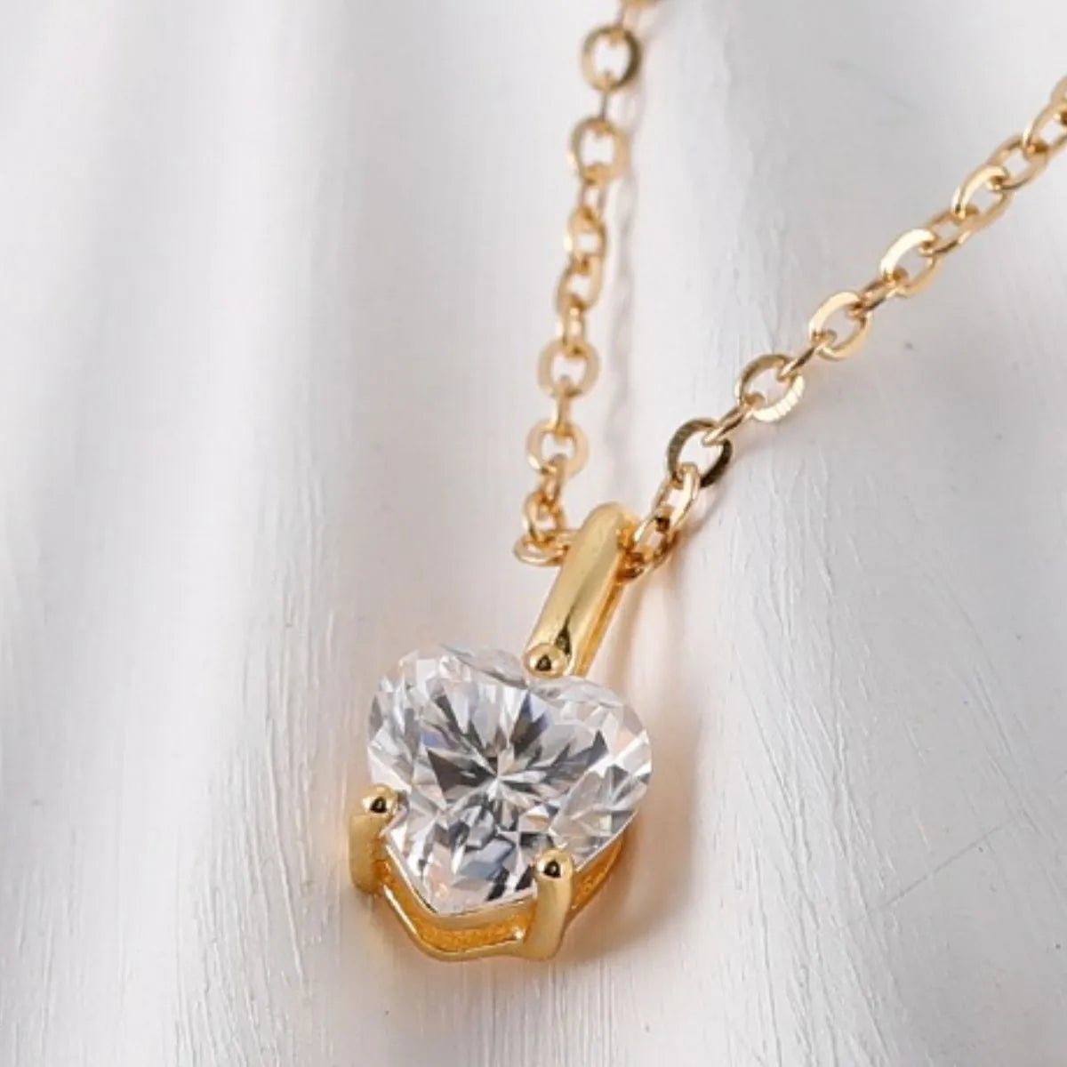 Heart Shape Pendant Necklace - Ladyez
