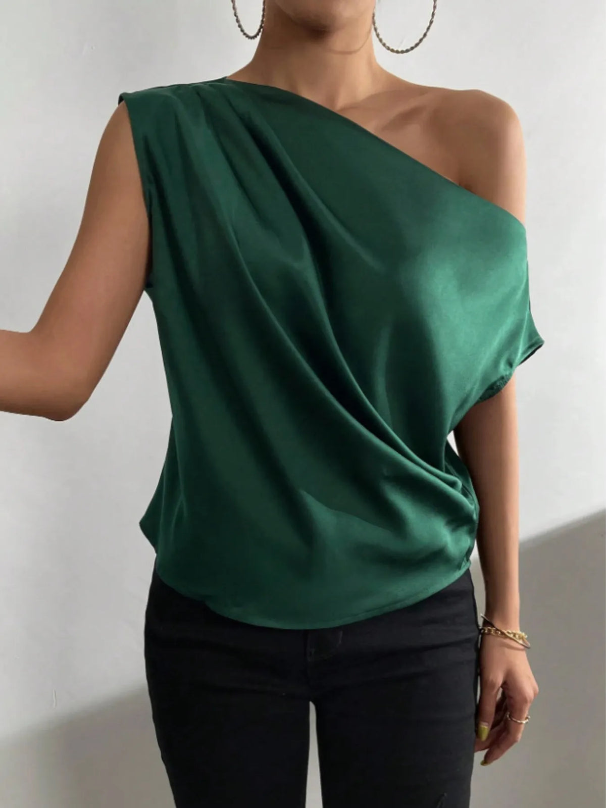 Asymmetrica One-Shoulder Draped Blouse - Ladyez