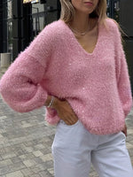 Sqeuin Fuzzy V-Neck Knit Top