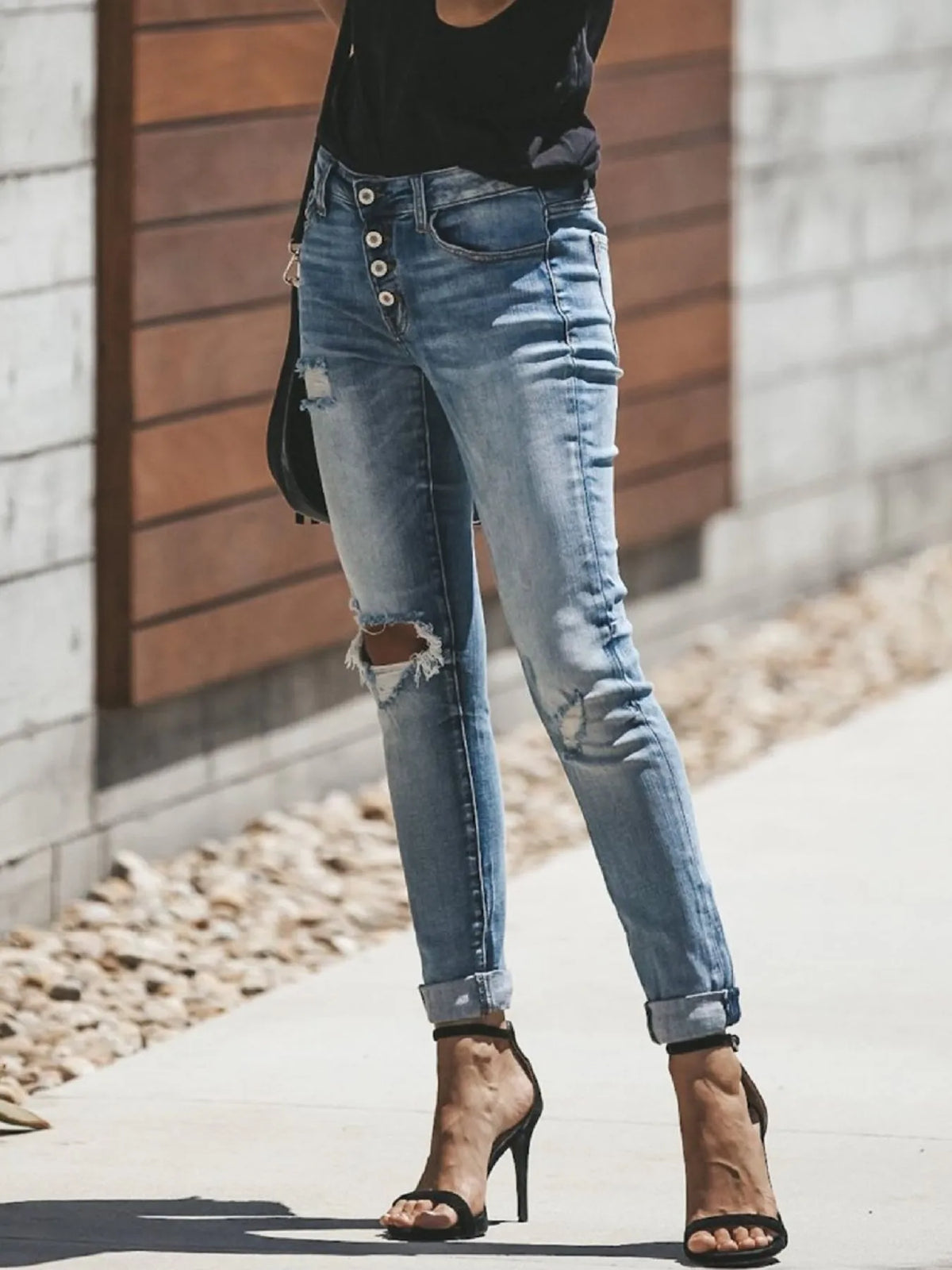 Distressed Button-Fly Skinny Jeans - Ladyez