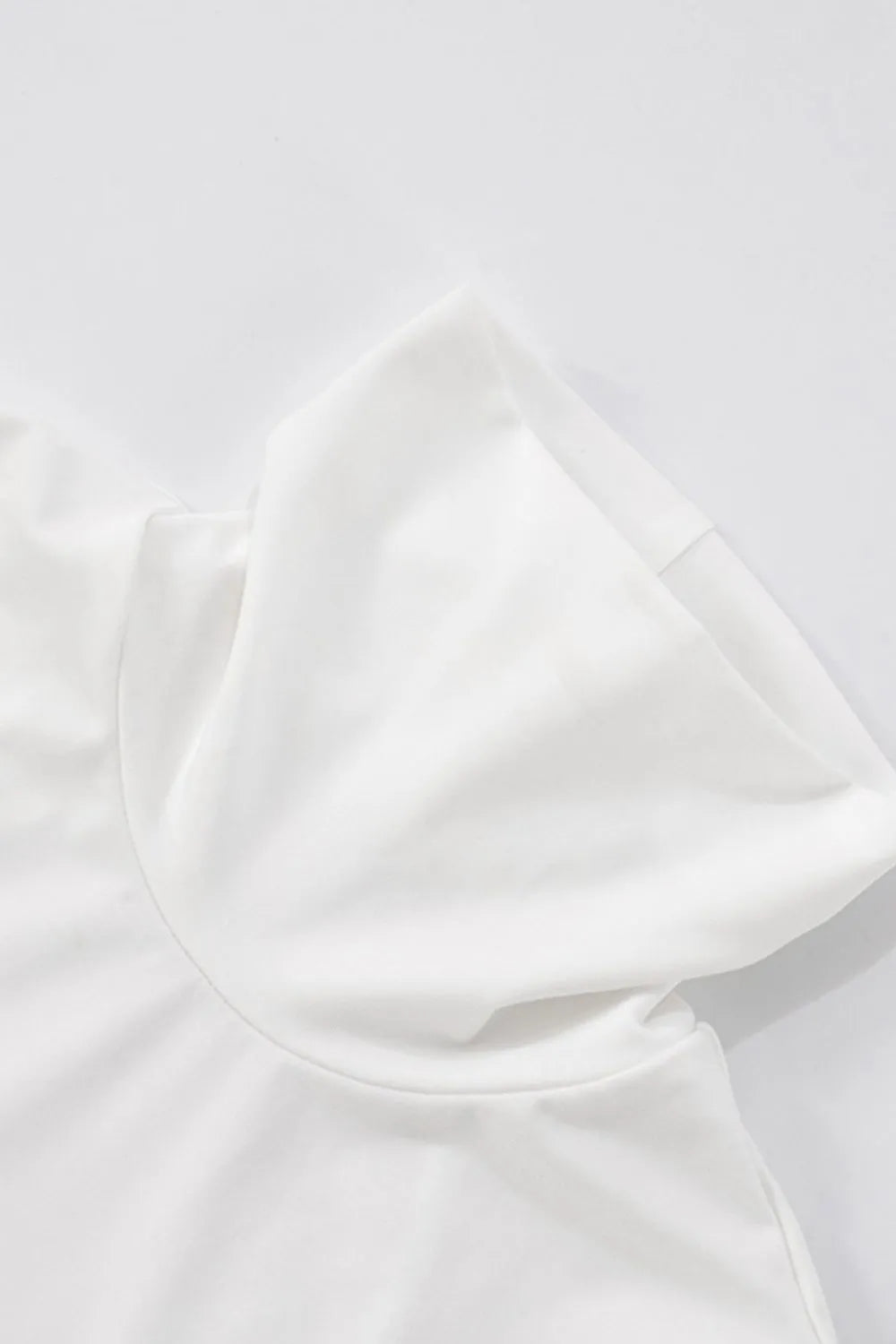 Turtleneck Cropped Backless Tank Top - Ladyez