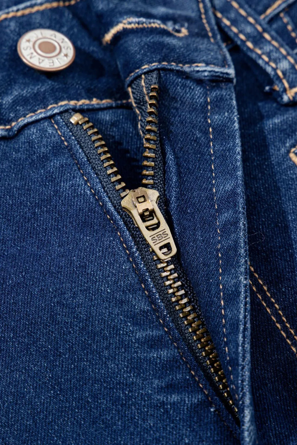Center Seam Deep Wash Straight Jeans - Ladyez