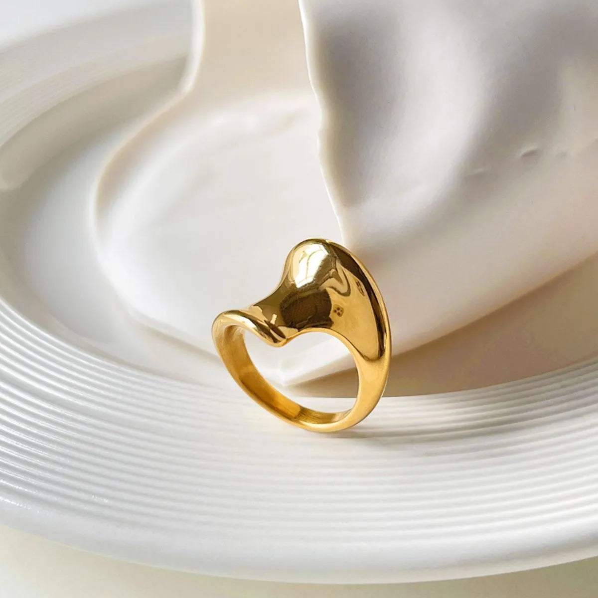 18K Gold-Plated Twisted Wave Statement Ring - Ladyez
