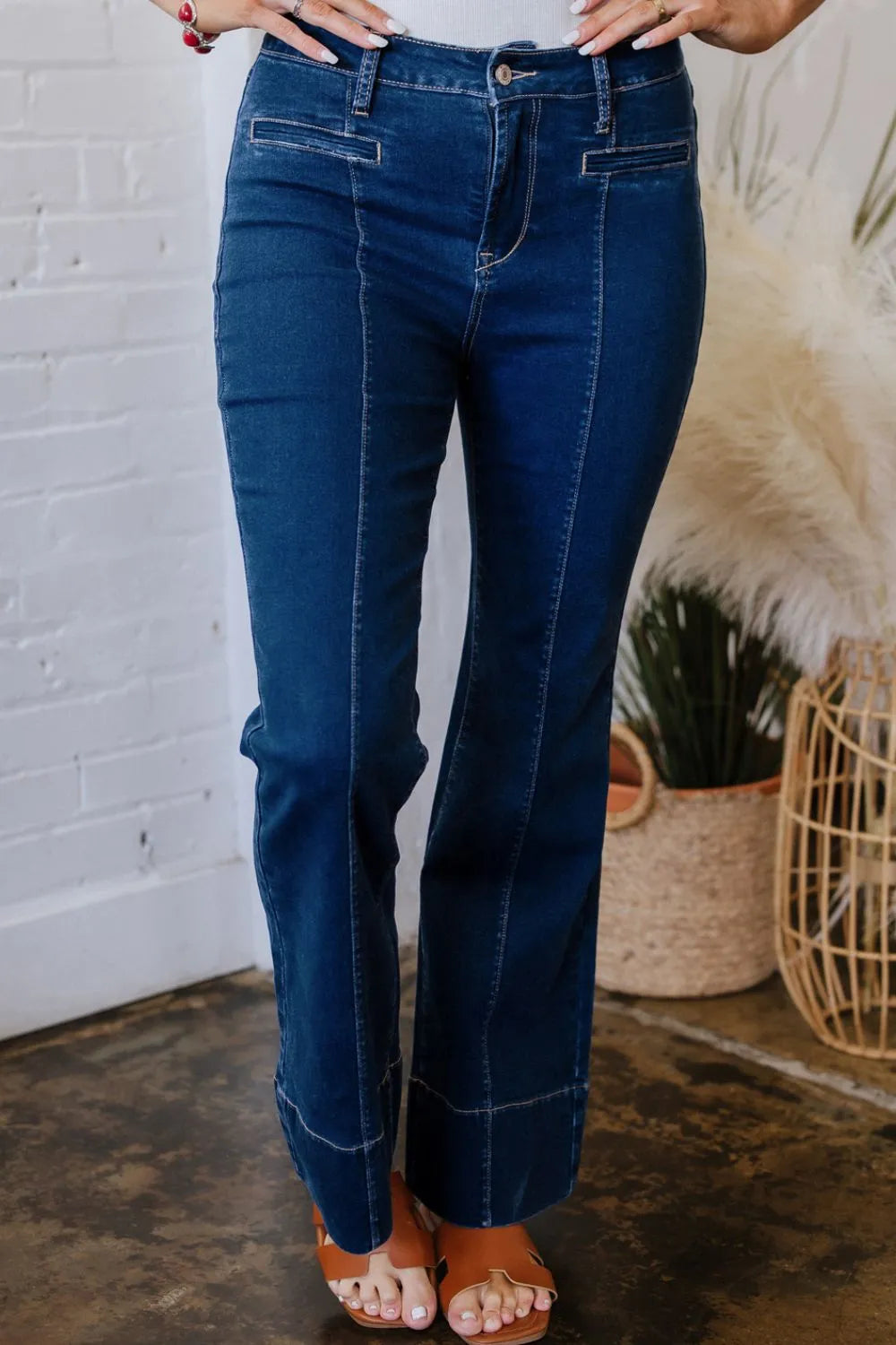 Center Seam Deep Wash Straight Jeans - Ladyez
