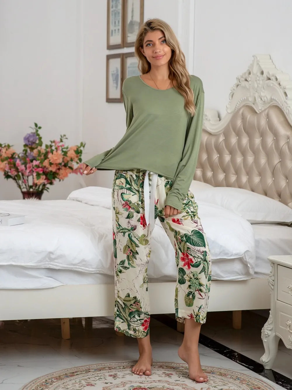 Round Neck Top and Printed Pants Lounge Set - Ladyez