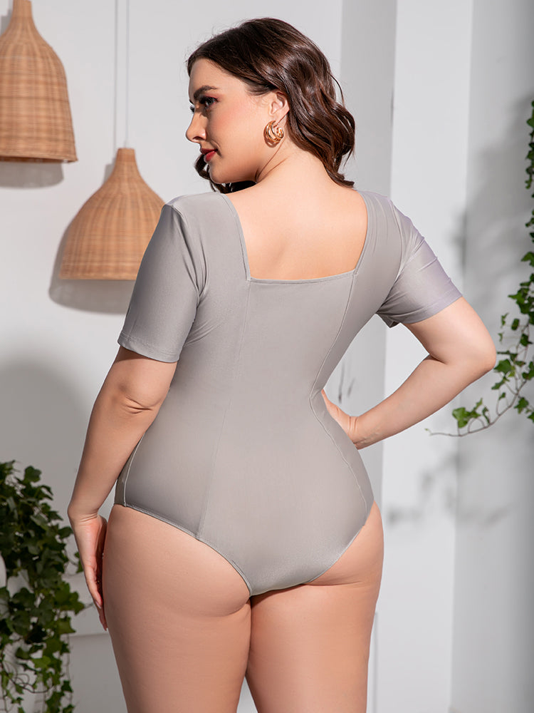 Plus Size Scoop Neck Short Sleeve One-Piece Swimsuit - Ladyez