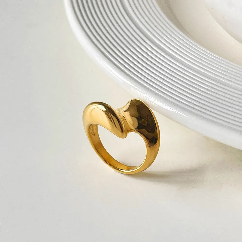 18K Gold-Plated Twisted Wave Statement Ring - Ladyez