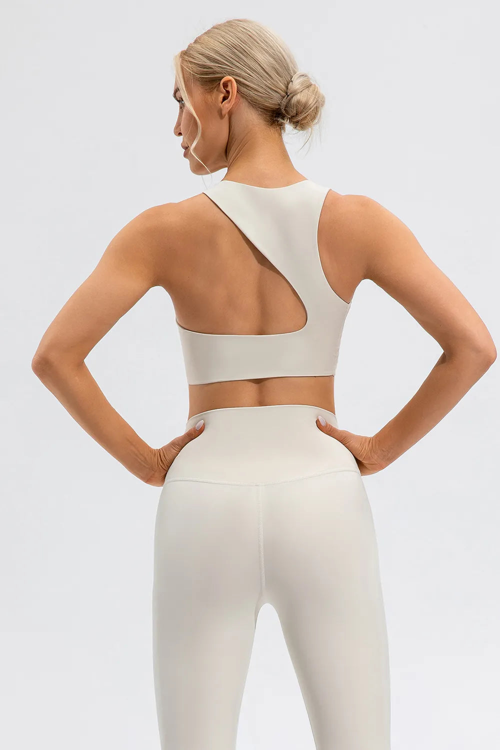Round Neck Cutout Cropped Active Tank - Ladyez
