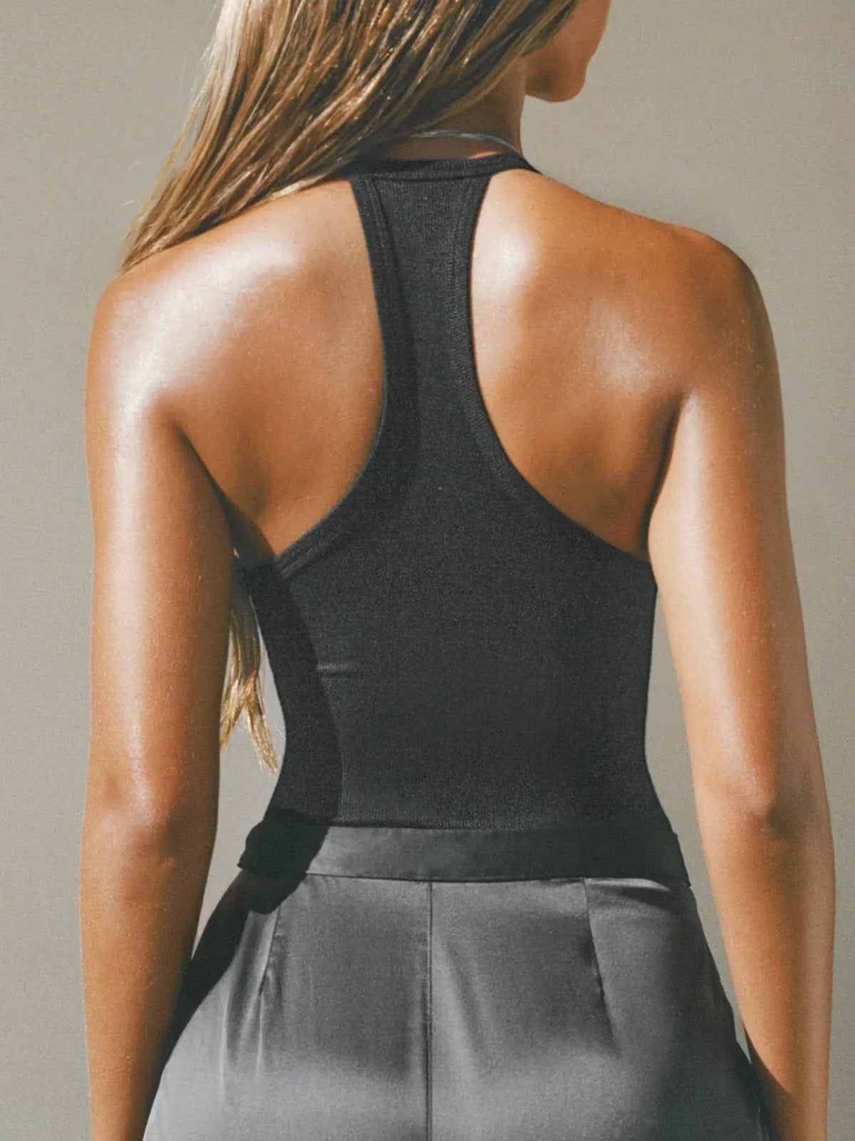 Cutout Halter Neck Cami - Ladyez