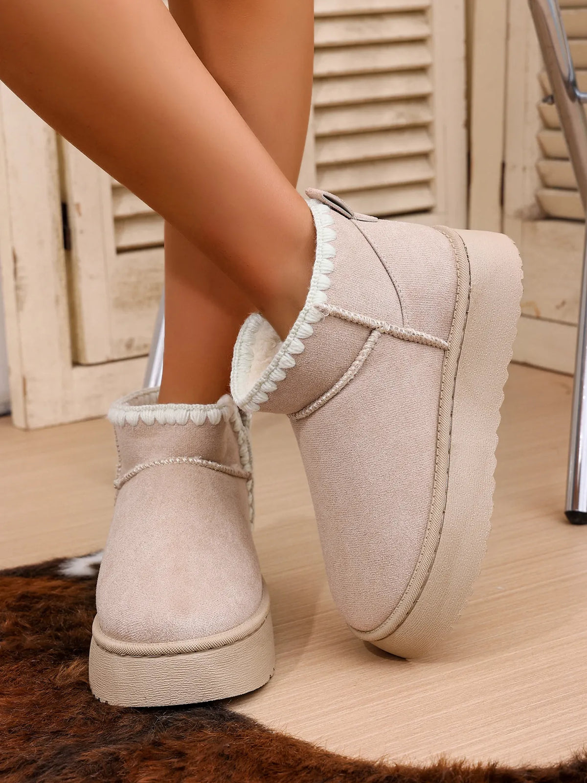 Cozy Winter Ankle Boots with Fluffy Fur Lining - Ladyez