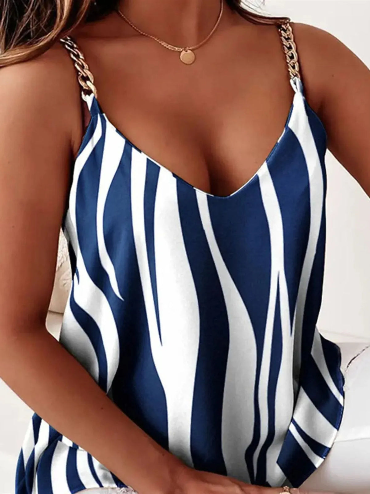 Chain Strap V-Neck Tank Top - Ladyez