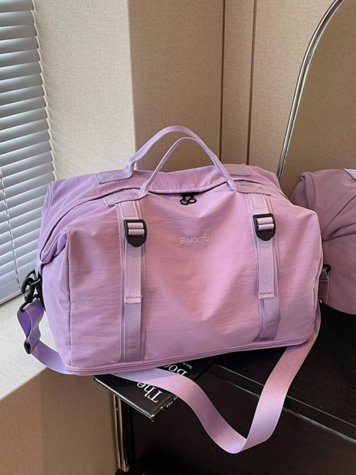 Lightweight Nylon Travel Bag