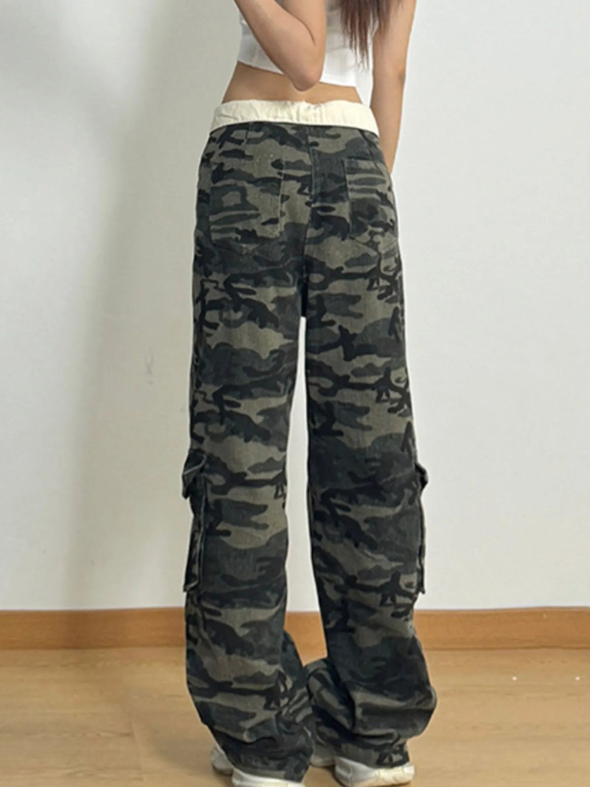 Camouflage Relaxed Fit Jeans - Ladyez