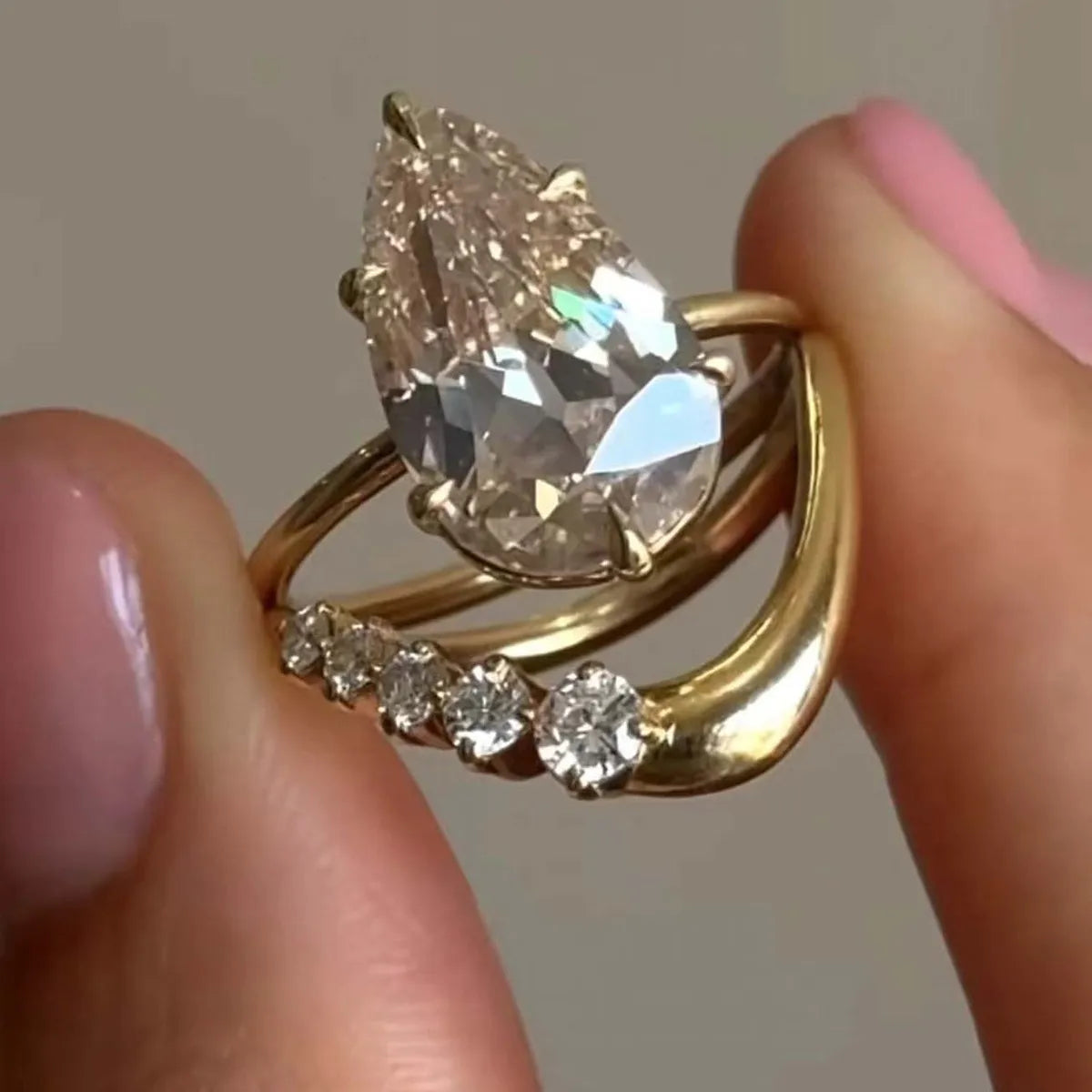1.5 Carat Moissanite Teardrop Ring 2pcs Set - Ladyez
