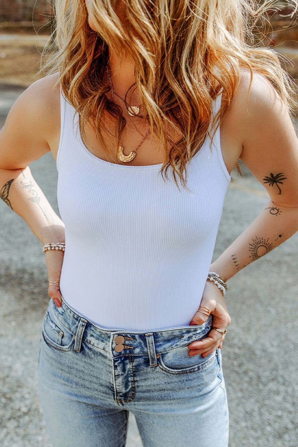 Scoop Neck Sleeveless Bodysuit - Ladyez
