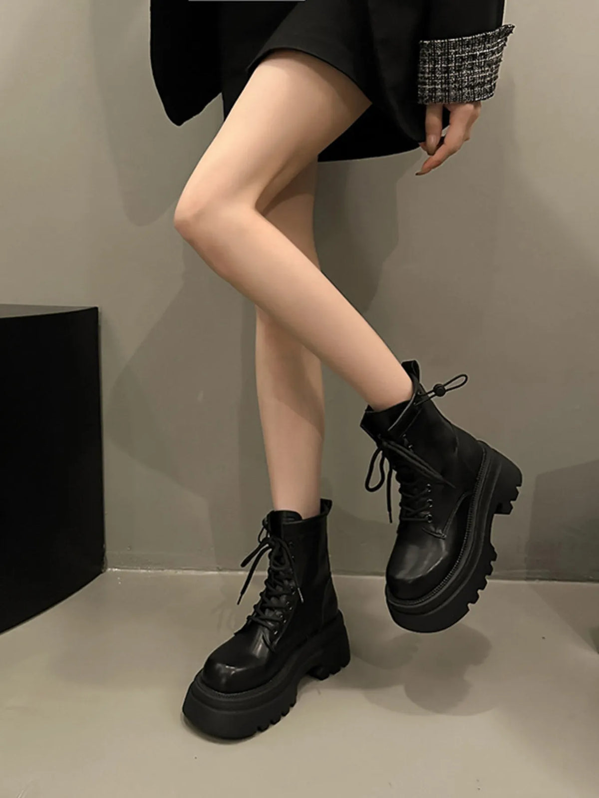 Lace Up Platform Boots - Ladyez