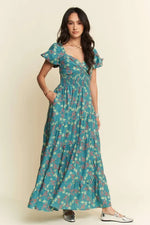 Davi & Dani Lightweight Sweetheart Neck Textured Tiered Maxi Dress
