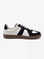 Gloria Sneakers: Stylish Comfort for Any Adventure