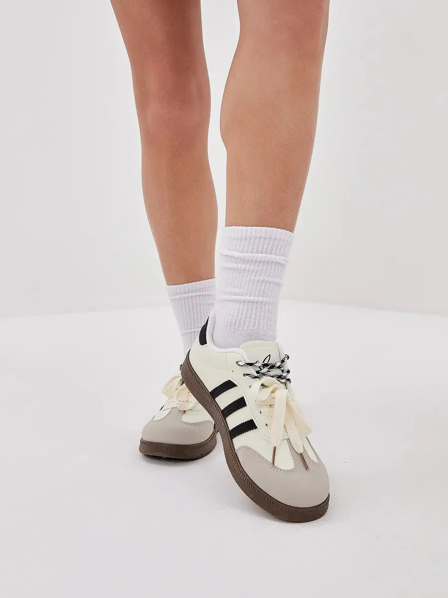 Lillian Sneakers - Timeless Chic Comfort for Every Occasion