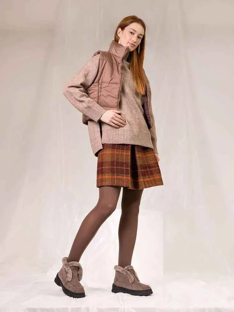 Ana Sneakers: Comfort and Style perfected.
