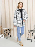 Beatrix Sneakers: Stylish and Comfy Go-To Kicks