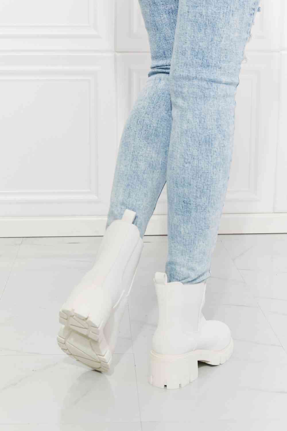 MMShoes Work For It Matte Lug Sole Chelsea Boots in White - Ladyez