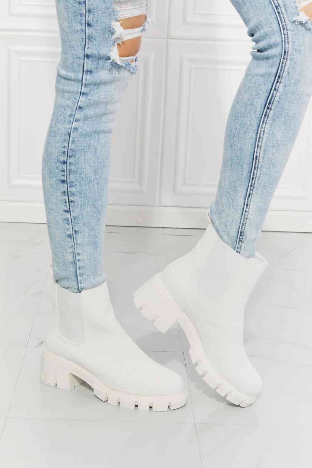 MMShoes Work For It Matte Lug Sole Chelsea Boots in White - Ladyez