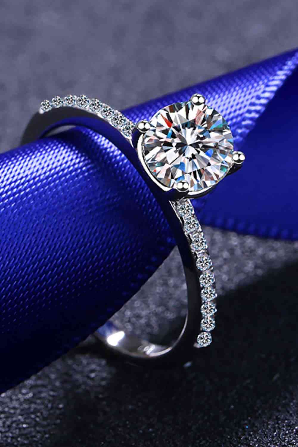 1 Carat Moissanite Rhodium-Plated Side Stone Ring - Ladyez