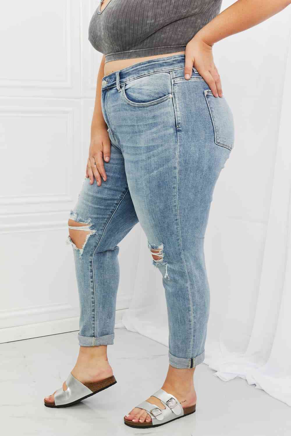 Judy Blue Malia Full Size Mid Rise Boyfriend Jeans - Ladyez