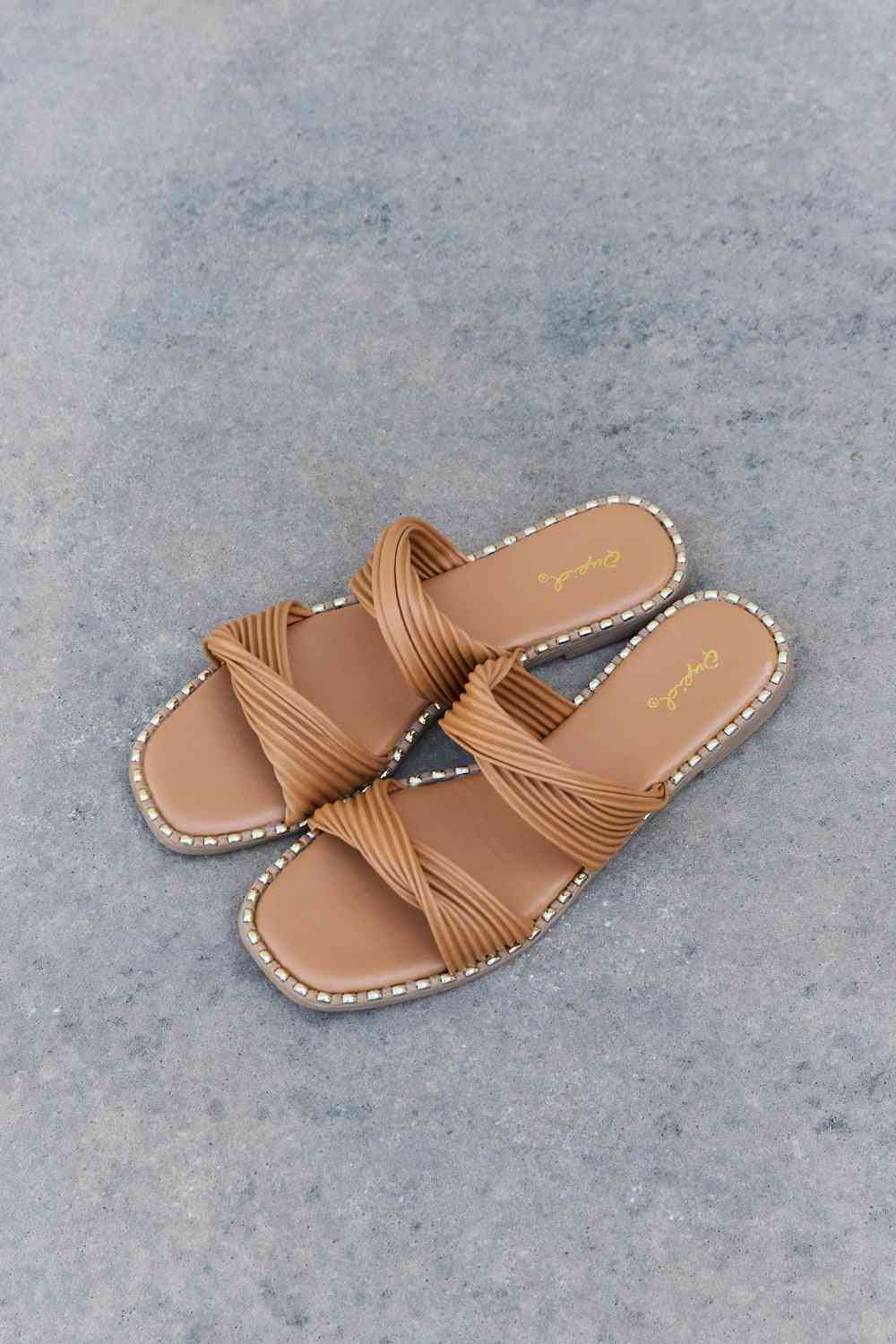 Qupid Summertime Fine Double Strap Twist Sandals - Ladyez