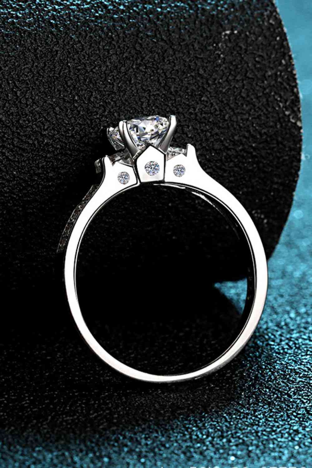 Lucky Charm Moissanite Rhodium-Plated Ring - Ladyez
