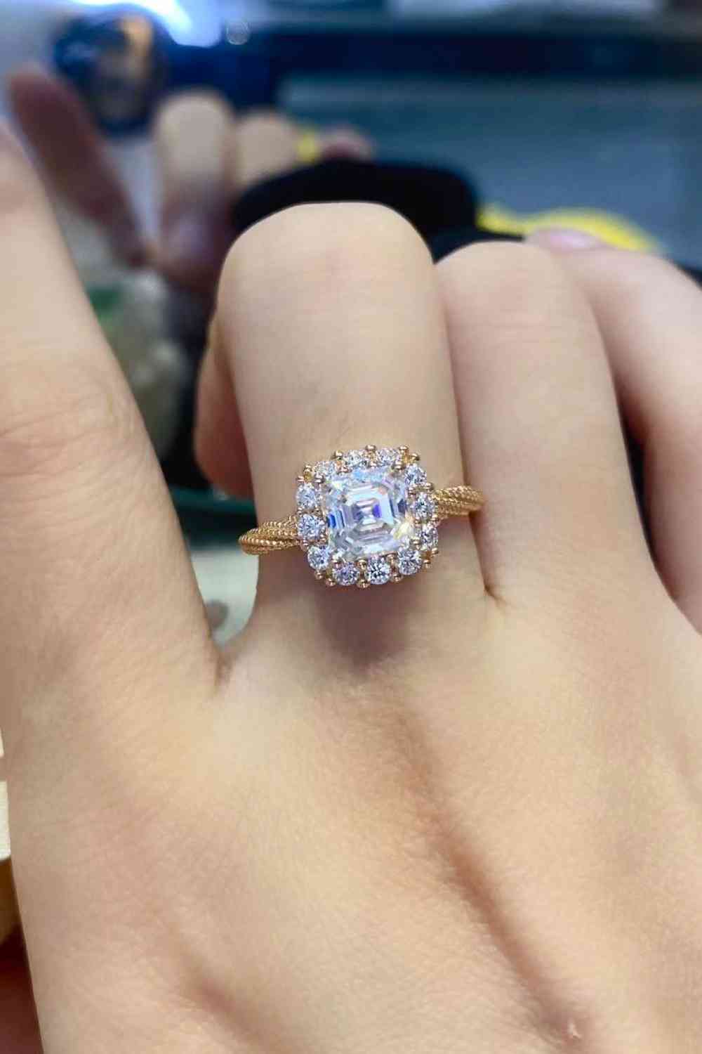 1 Carat Moissanite Twisted Ring - Ladyez