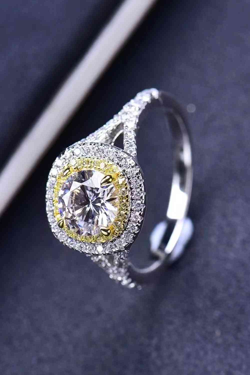 Two-Tone 1 Carat Moissanite Ring - Ladyez