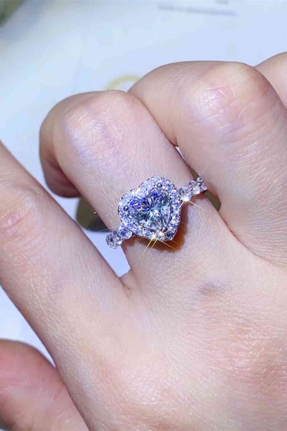1 Carat Moissanite Heart Ring - Ladyez