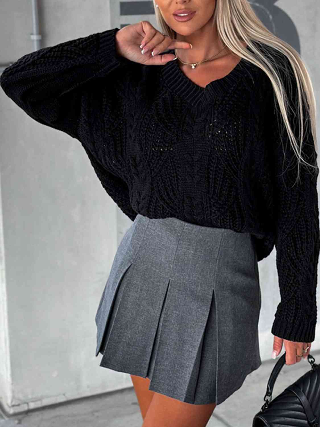 V-Neck Cable-Knit Long Sleeve Sweater - Ladyez