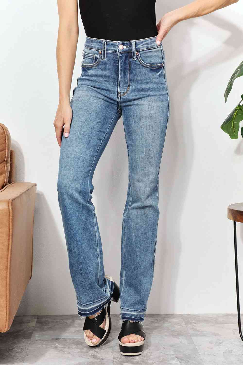 Judy Blue Full Size High Waist Jeans with Pockets - Ladyez