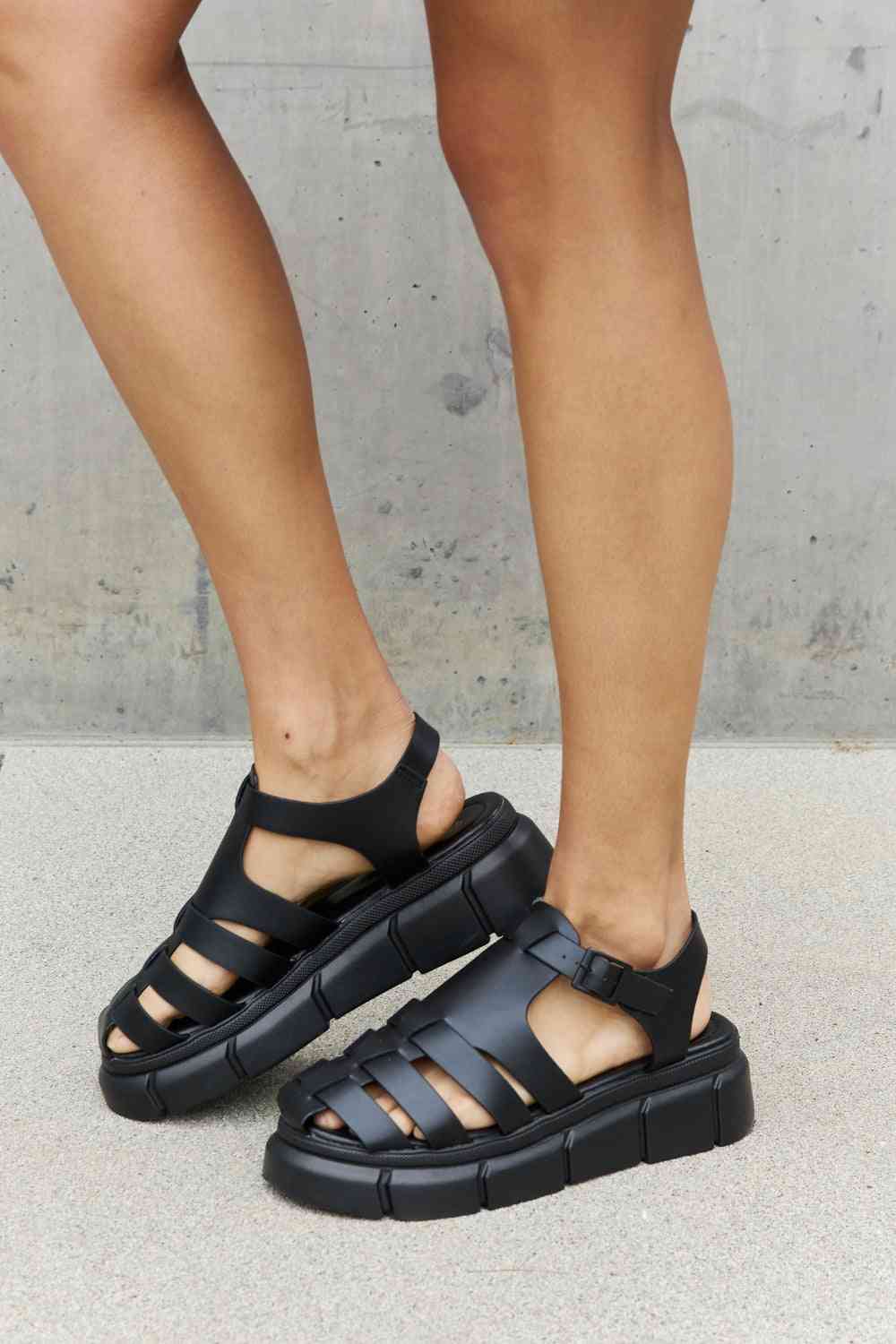 Qupid Platform Cage Stap Sandal in Black - Ladyez