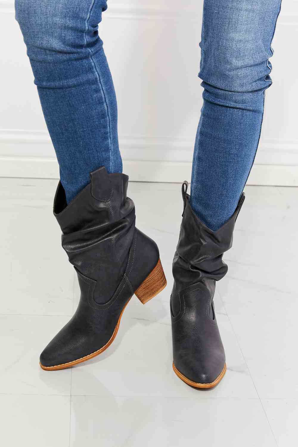 MMShoes Better in Texas Scrunch Cowboy Boots in Navy - Ladyez